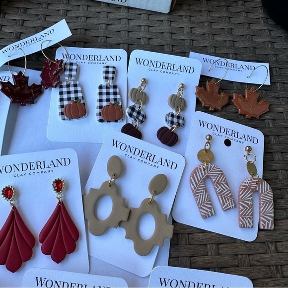 MYSTERY 2 pack of dangle earrings! - Picture 5 of 7